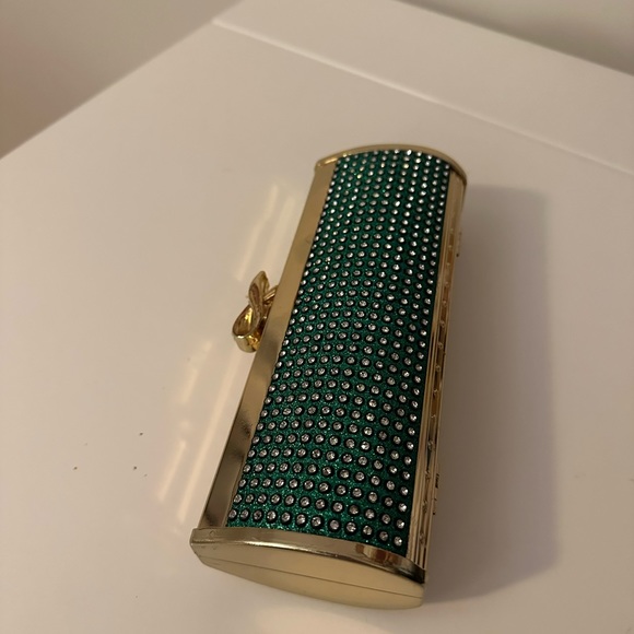 Clutch - Picture 3 of 3